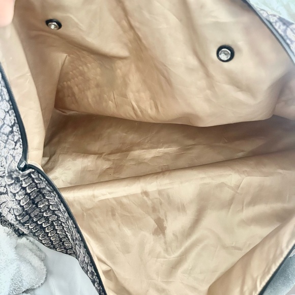 *SOLD* COACH SNAKE PRINT NYLON WEEKENDER TOTE BAG. - Picture 4 of 4
